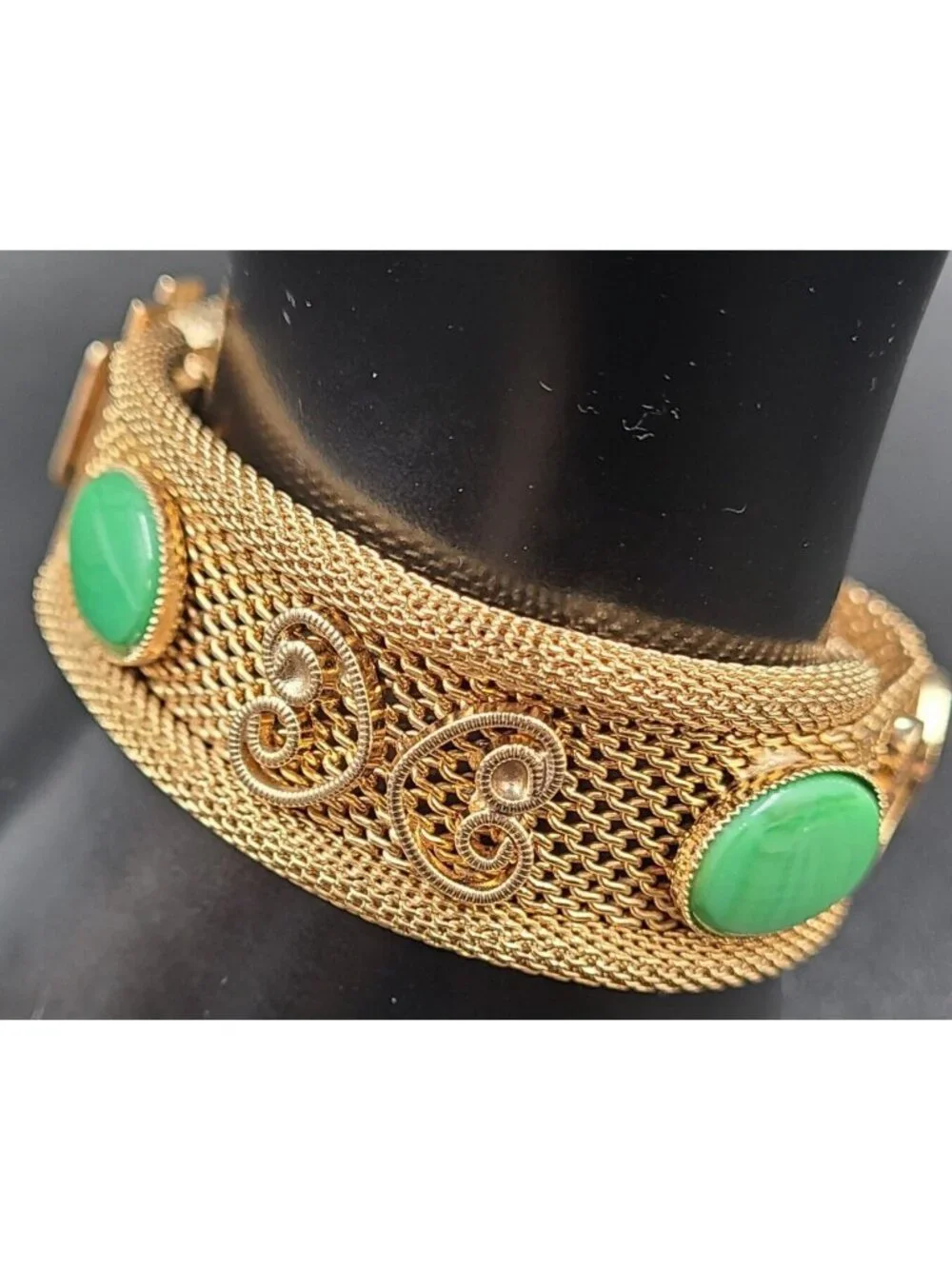 Jade Colored Stone 3 Strand Mesh Bracelet Gold Tone 6.5